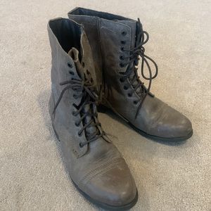 Steve Madden Troopa Stone Lea Lace Up Grey Combat Boots Women’s 10